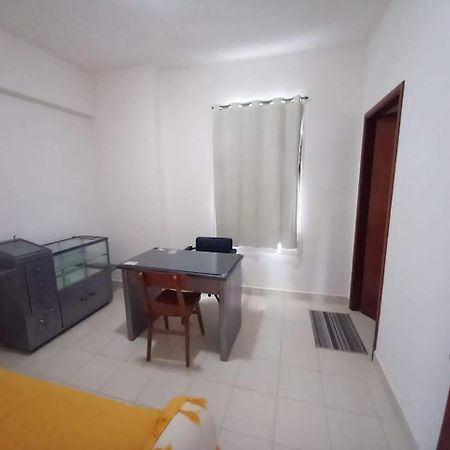 Estudio En El Centro De Asunción Esterno foto