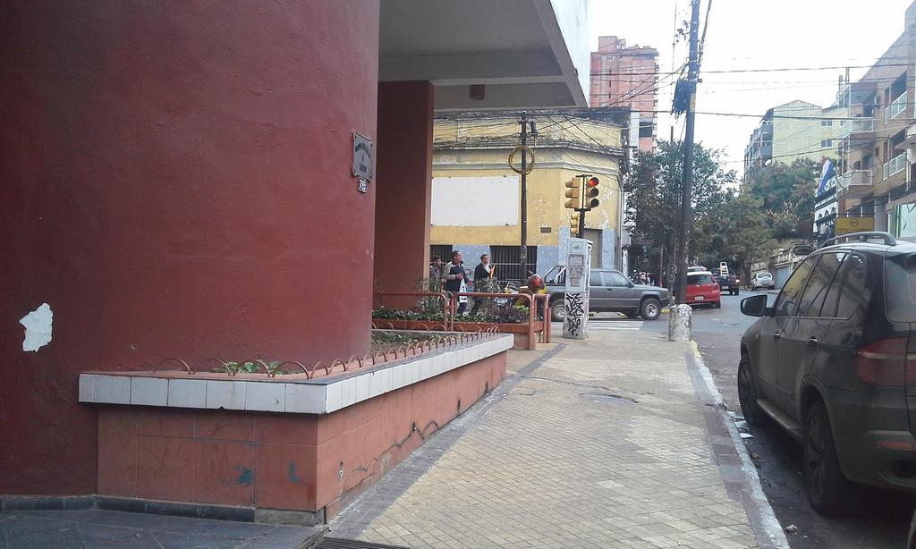 Estudio En El Centro De Asunción Esterno foto